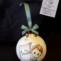 Pallina di Natale con bimbo e pergamena